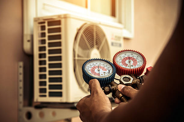 Professional Ac Installation technician working in Brightwaters, NY